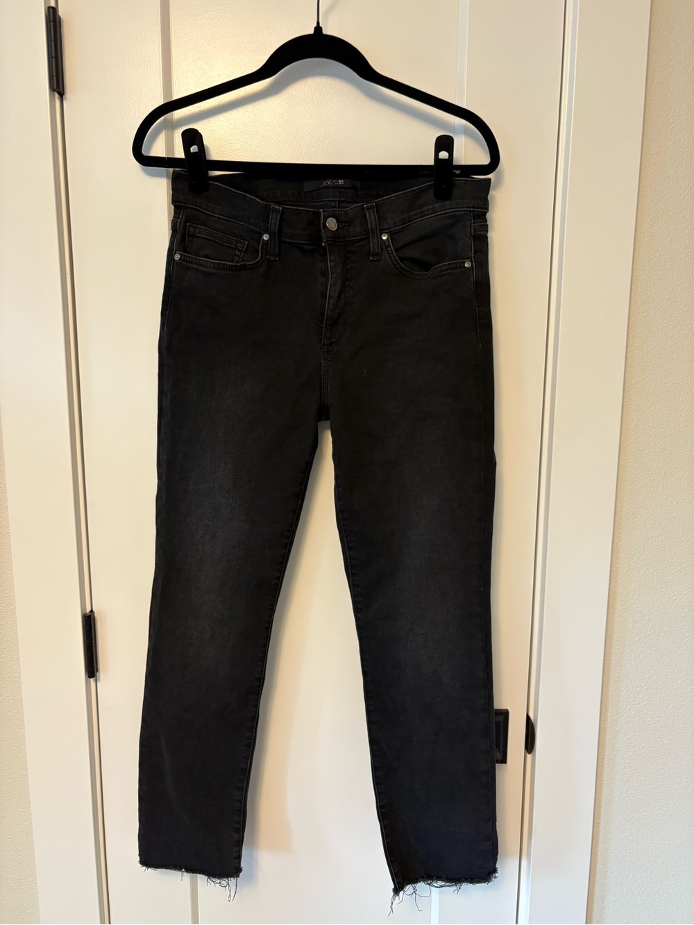 Joe’s Jeans Straight Leg Cropped Jean - Size 28